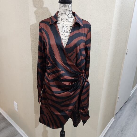 House of Harlow 1960 x Revolve 60s 70s vibes satin zebra dress size medium new!! - Picture 1 of 7